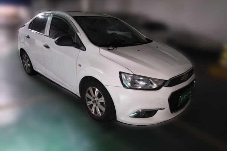 Used Chevrolet Aveo Sonic 2014 Sedan 1.4SL AT Stylish Sunroof Edition Front Right 45 Deg