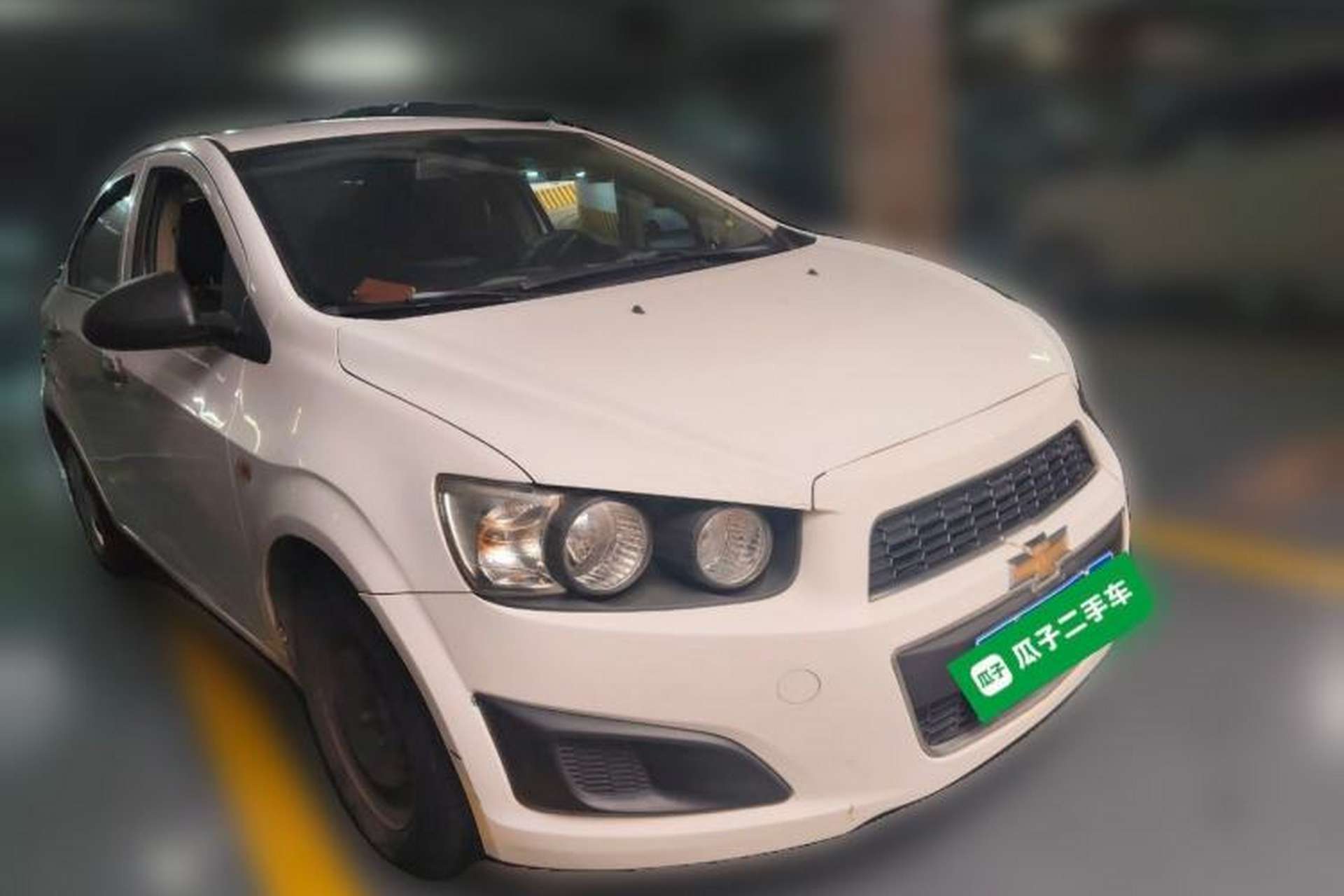 Used Chevrolet Aveo Sonic 2014 Sedan 1.4 SL MT Comfort Edition Front Right 45 Deg