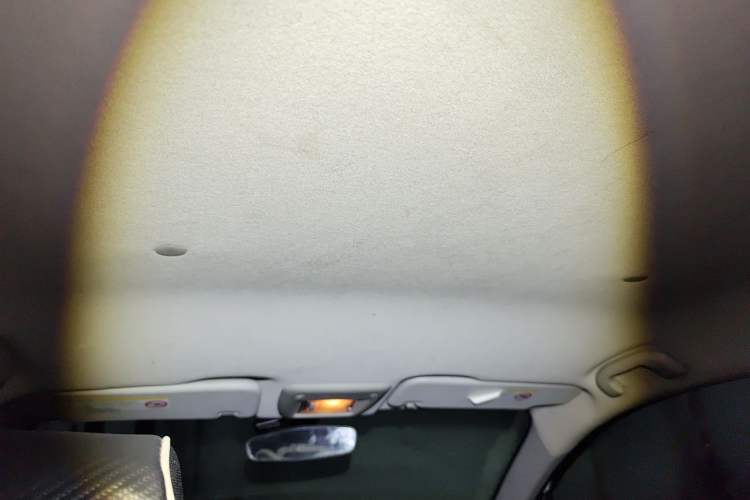 Used Chevrolet Aveo Sonic 2014 Hatchback 1.4SL AT Fashion Edition Headliner