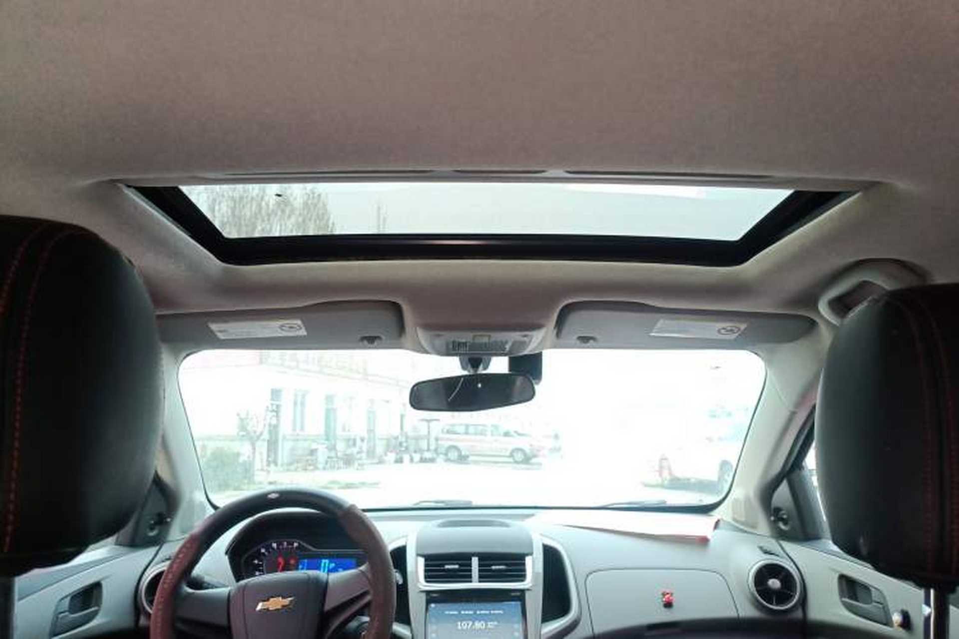 Used Chevrolet Aveo Sonic 2014 Sedan 1.4SL AT Stylish Sunroof Edition Headliner