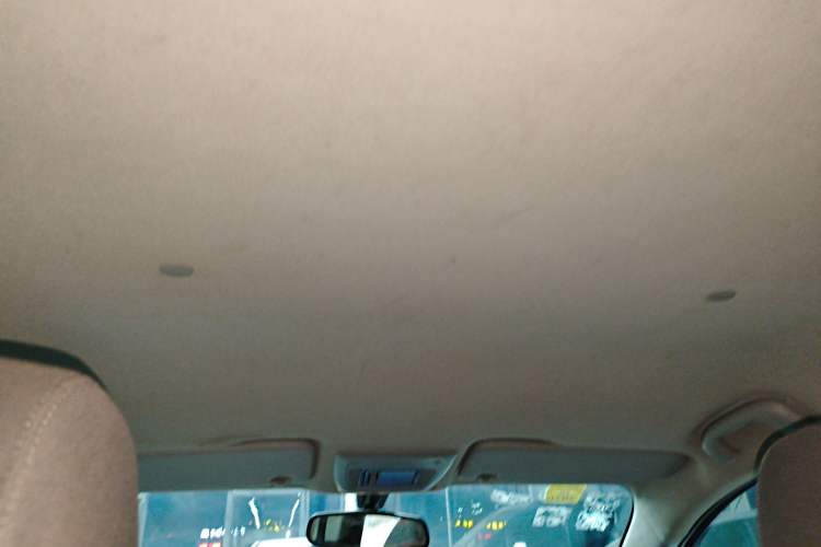 Used Chevrolet Aveo Sonic 2014 Hatchback 1.4SE AT Comfort Edition Headliner