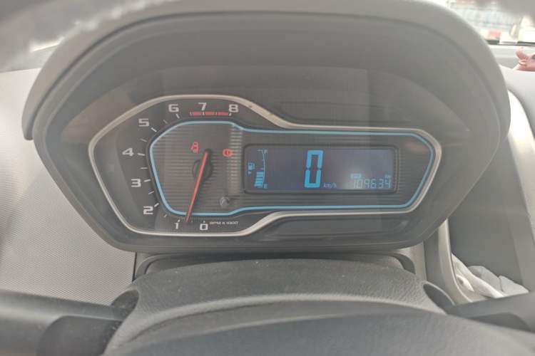 Used Chevrolet Aveo Sonic 2014 Sedan 1.4 SL MT Comfort Edition Instrument Cluster
