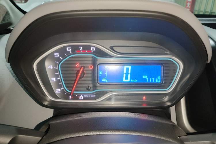 Used Chevrolet Aveo Sonic 2014 Sedan 1.4SL MT Comfort Edition Instrument Cluster
