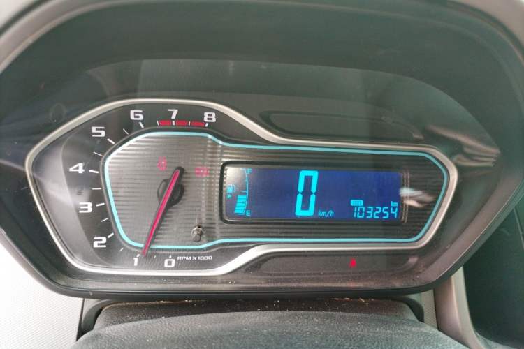 Used Chevrolet Aveo Sonic 2014 Sedan 1.4 SL MT Comfort Edition Instrument Cluster