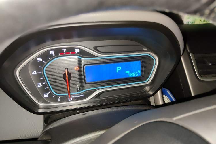 Used Chevrolet Aveo Sonic 2014 Sedan 1.4SL AT Stylish Sunroof Edition Instrument Cluster