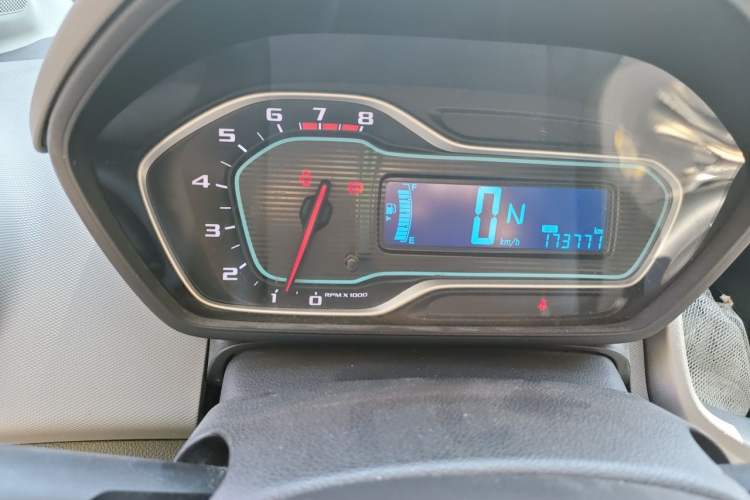 Used Chevrolet Aveo Sonic 2014 Sedan 1.4SE AT Comfort Edition Instrument Cluster