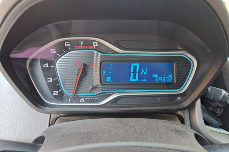 Used Chevrolet Aveo Sonic 2014 Sedan 1.4SL AT Fashion Edition Instrument Cluster