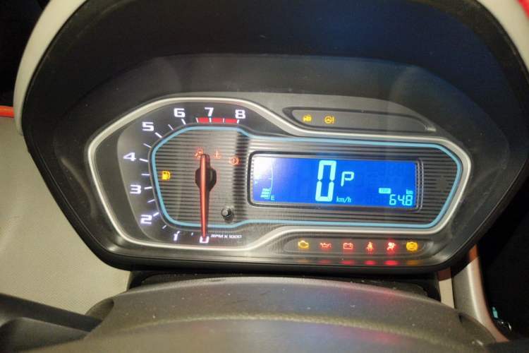 Used Chevrolet Aveo Sonic 2014 Sedan 1.4SL AT Stylish Sunroof Edition Instrument Cluster