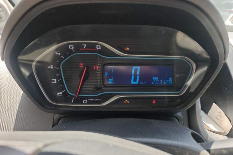 Used Chevrolet Aveo Sonic 2014 Sedan 1.4SL MT Comfort Edition Instrument Cluster