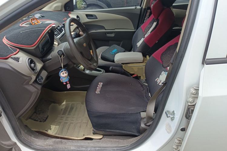 Used Chevrolet Aveo Sonic 2014 Sedan 1.4SL AT Fashion Edition Left Front Seat