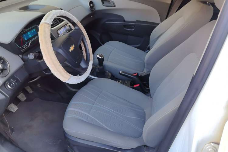Used Chevrolet Aveo Sonic 2014 Sedan 1.4SL MT Comfort Edition Left Front Seat