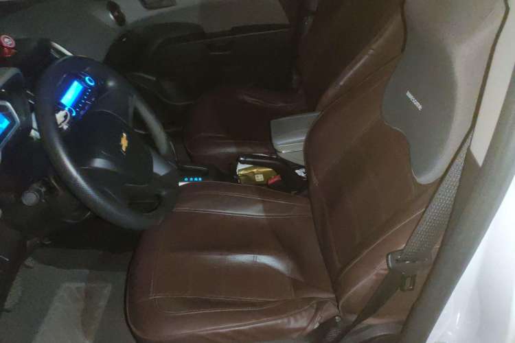 Used Chevrolet Aveo Sonic 2014 Sedan 1.4SL AT Fashion Edition Left Front Seat