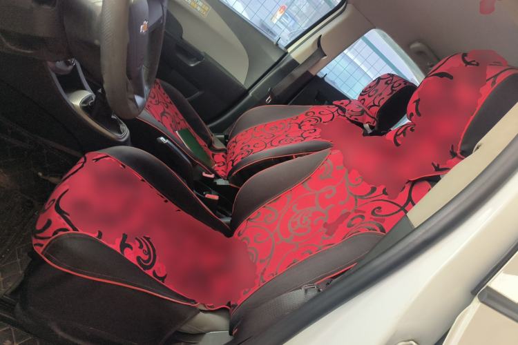 Used Chevrolet Aveo Sonic 2014 Sedan 1.4SL MT Comfort Edition Left Front Seat