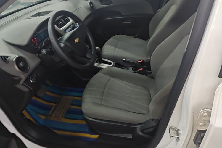 Used Chevrolet Aveo Sonic 2014 Sedan 1.4SL AT Fashion Edition Left Front Seat