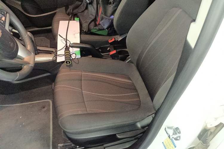 Used Chevrolet Aveo Sonic 2014 Hatchback 1.6 SX AT Fashion Edition Left Front Seat