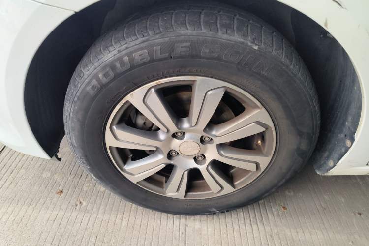 Used Chevrolet Aveo Sonic 2014 Sedan 1.4SL MT Comfort Edition Left Front Wheel Hub