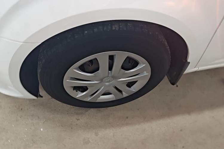 Used Chevrolet Aveo Sonic 2014 Sedan 1.4SL AT Fashion Edition Left Front Wheel Hub