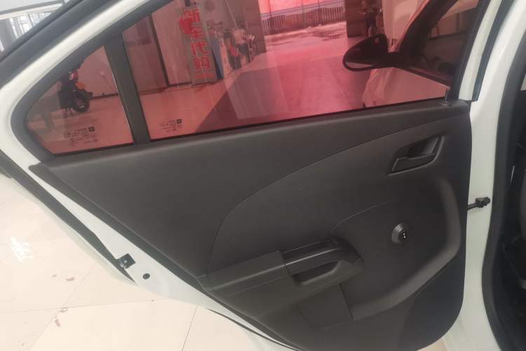 Used Chevrolet Aveo Sonic 2014 Sedan 1.4SL MT Comfort Edition Left Rear Door Interior