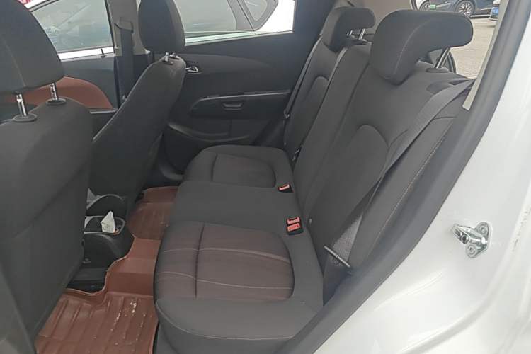 Used Chevrolet Aveo Sonic 2014 Hatchback 1.6 SX AT Fashion Edition Left Rear Seat