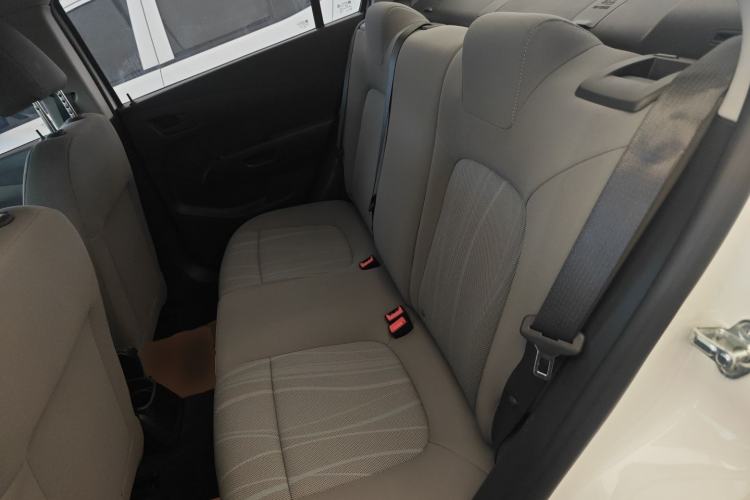Used Chevrolet Aveo Sonic 2014 Sedan 1.4SL AT Stylish Sunroof Edition Left Rear Seat