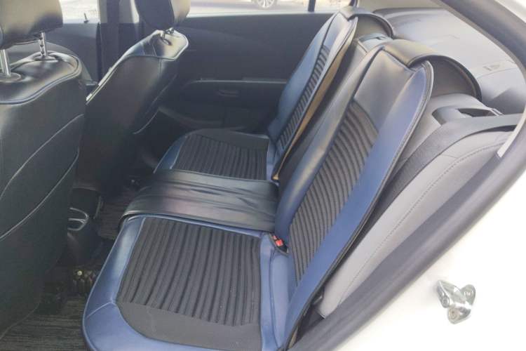 Used Chevrolet Aveo Sonic 2014 Sedan 1.4 SL MT Comfort Edition Left Rear Seat