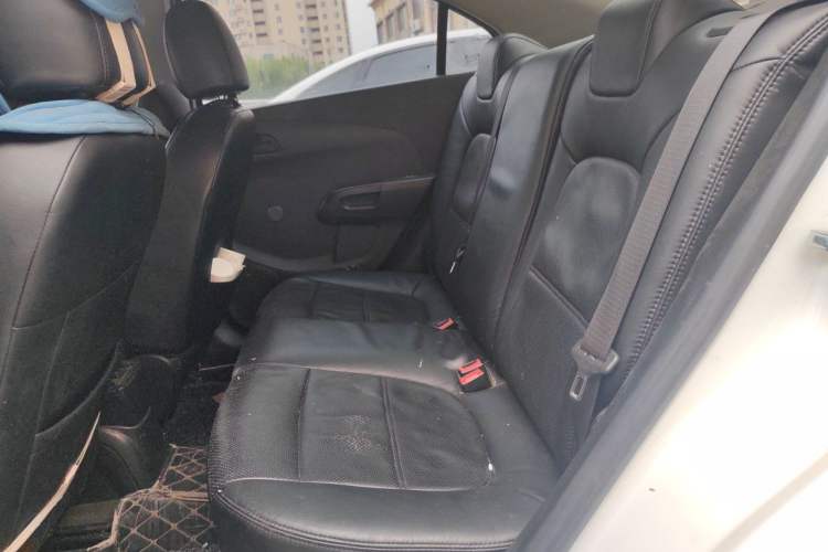 Used Chevrolet Aveo Sonic 2014 Sedan 1.4SL MT Comfort Edition Left Rear Seat