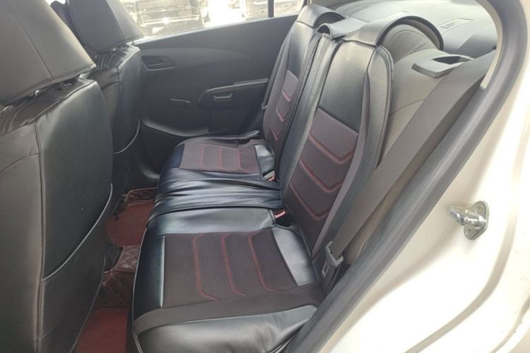 Used Chevrolet Aveo Sonic 2014 Sedan 1.4 SL MT Comfort Edition Left Rear Seat