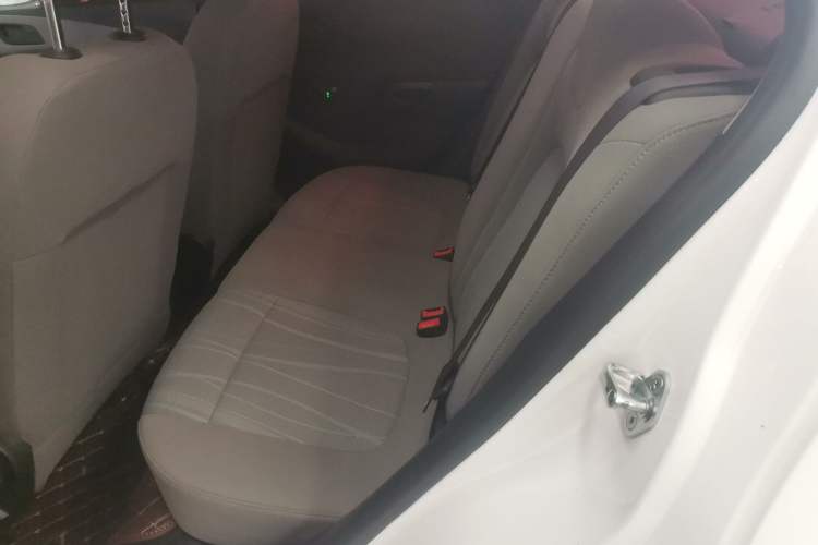 Used Chevrolet Aveo Sonic 2014 Sedan 1.4SL MT Comfort Edition Left Rear Seat