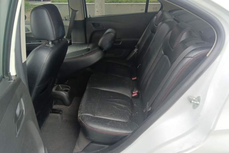 Used Chevrolet Aveo Sonic 2014 Sedan 1.4 SL MT Comfort Edition Left Rear Seat