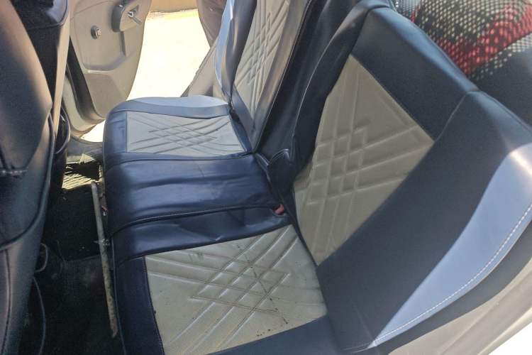 Used Chevrolet Aveo Sonic 2014 Sedan 1.4SL MT Comfort Edition Left Rear Seat