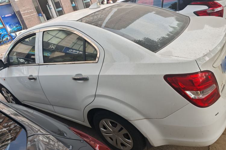 Used Chevrolet Aveo Sonic 2014 Sedan 1.4SL AT Stylish Sunroof Edition Left Side