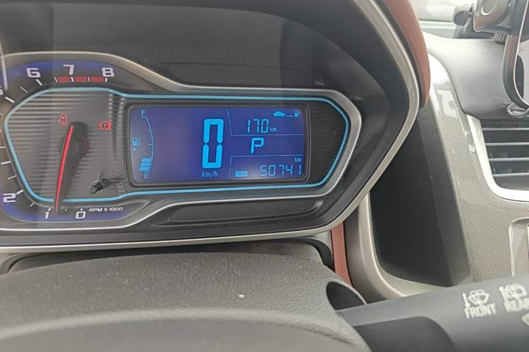 Used Chevrolet Aveo Sonic 2014 Hatchback 1.6 SX AT Fashion Edition Odometer Close Up