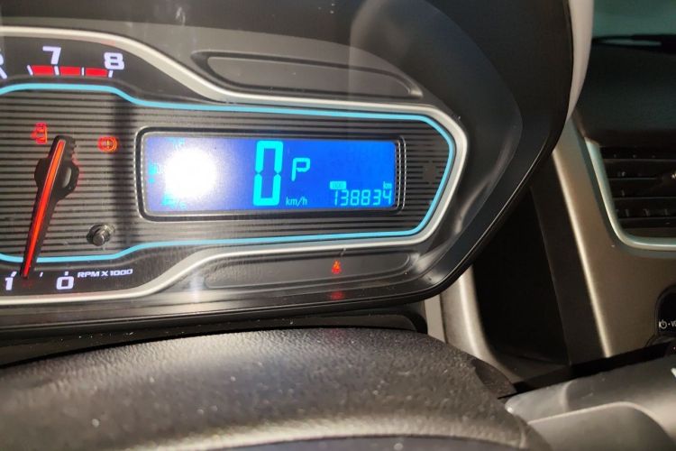 Used Chevrolet Aveo Sonic 2014 Hatchback 1.4SL AT Fashion Edition Odometer Close Up