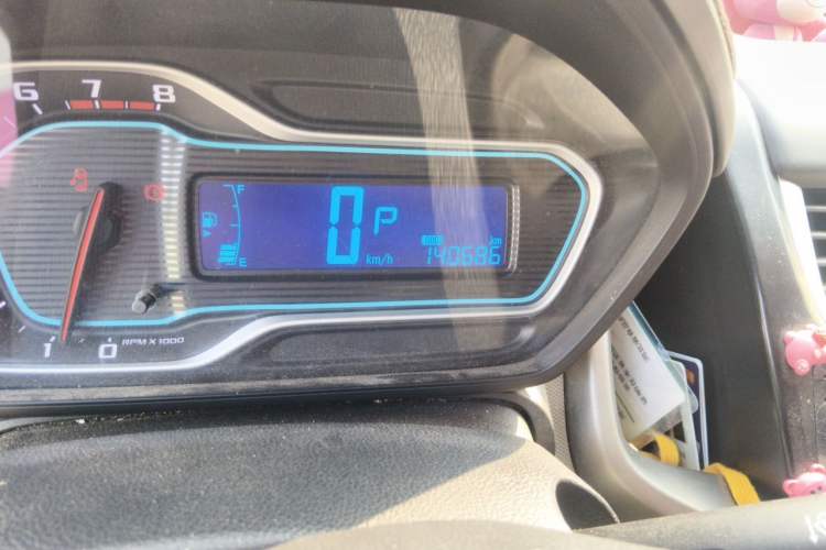 Used Chevrolet Aveo Sonic 2014 Sedan 1.4SL AT Stylish Sunroof Edition Odometer Close Up