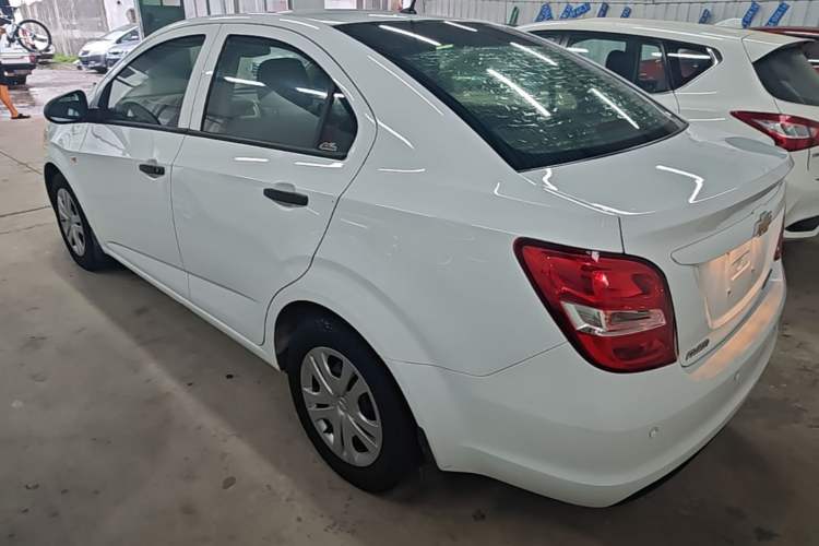 Used Chevrolet Aveo Sonic 2014 Sedan 1.4SL AT Fashion Edition Rear Left 45 Deg