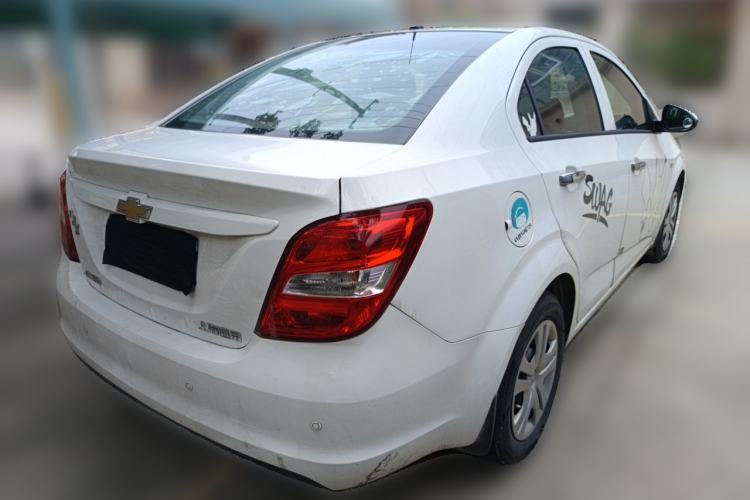 Used Chevrolet Aveo Sonic 2014 Sedan 1.4SL AT Fashion Edition Rear Right 45 Deg