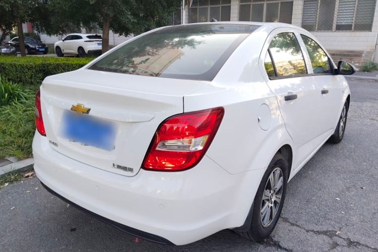 Used Chevrolet Aveo Sonic 2014 Sedan 1.4 SL MT Comfort Edition Rear Right 45 Deg