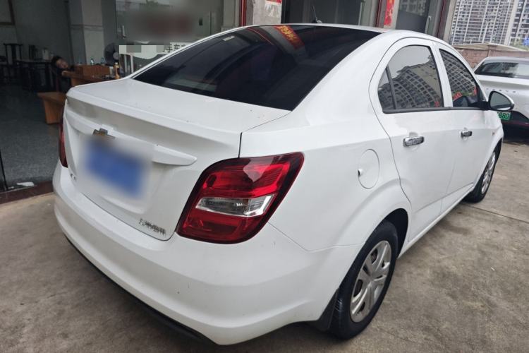 Used Chevrolet Aveo Sonic 2014 Sedan 1.4SL AT Fashion Edition Rear Right 45 Deg