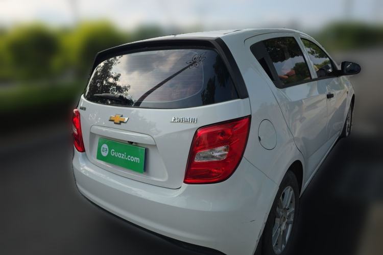 Used Chevrolet Aveo Sonic 2014 Hatchback 1.4SL MT Comfort Edition Rear Right 45 Deg