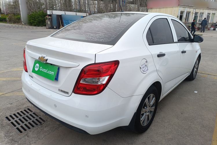 Used Chevrolet Aveo Sonic 2014 Sedan 1.4SL AT Stylish Sunroof Edition Rear Right 45 Deg