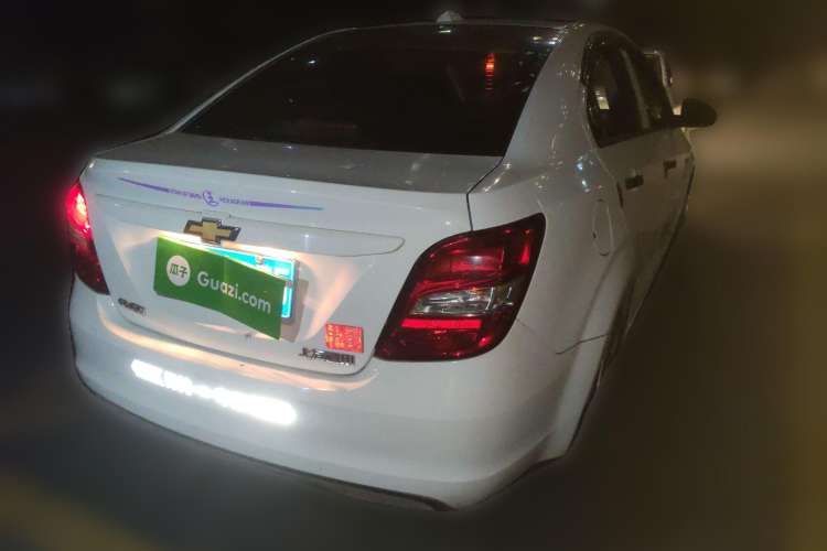 Used Chevrolet Aveo Sonic 2014 Sedan 1.4SL AT Fashion Edition Rear Right 45 Deg