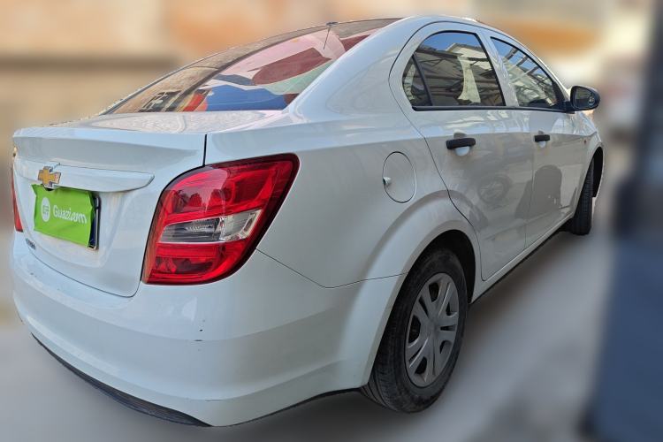 Used Chevrolet Aveo Sonic 2014 Sedan 1.4SL AT Fashion Edition Rear Right 45 Deg