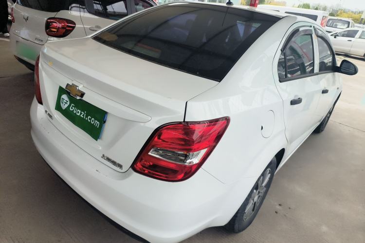 Used Chevrolet Aveo Sonic 2014 Sedan 1.4SL MT Comfort Edition Rear Right 45 Deg