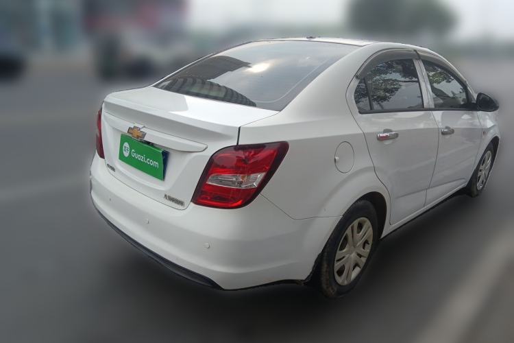 Used Chevrolet Aveo Sonic 2014 Sedan 1.4 SL MT Comfort Edition Rear Right 45 Deg