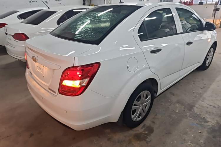 Used Chevrolet Aveo Sonic 2014 Sedan 1.4SL AT Fashion Edition Rear Right 45 Deg
