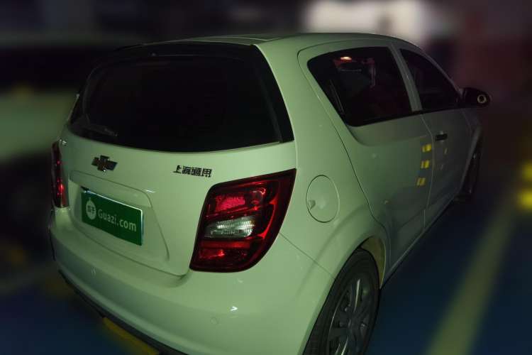 Used Chevrolet Aveo Sonic 2014 Hatchback 1.4SL MT Comfort Edition Rear Right 45 Deg
