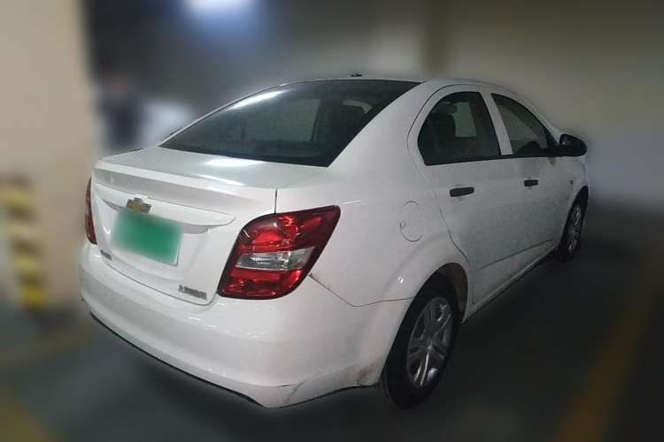 Used Chevrolet Aveo Sonic 2014 Sedan 1.4SL AT Fashion Edition Rear Right 45 Deg