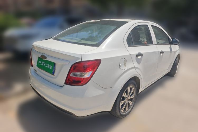 Used Chevrolet Aveo Sonic 2014 Sedan 1.4SL MT Comfort Edition Rear Right 45 Deg