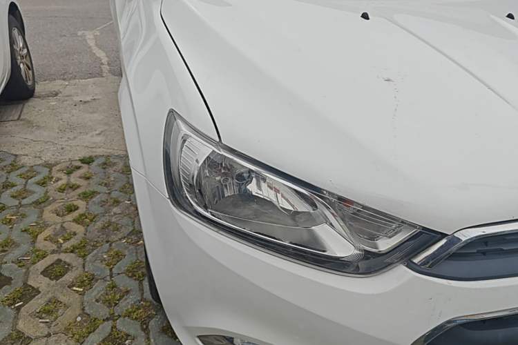 Used Chevrolet Aveo Sonic 2014 Hatchback 1.6 SX AT Fashion Edition Right Front Headlight