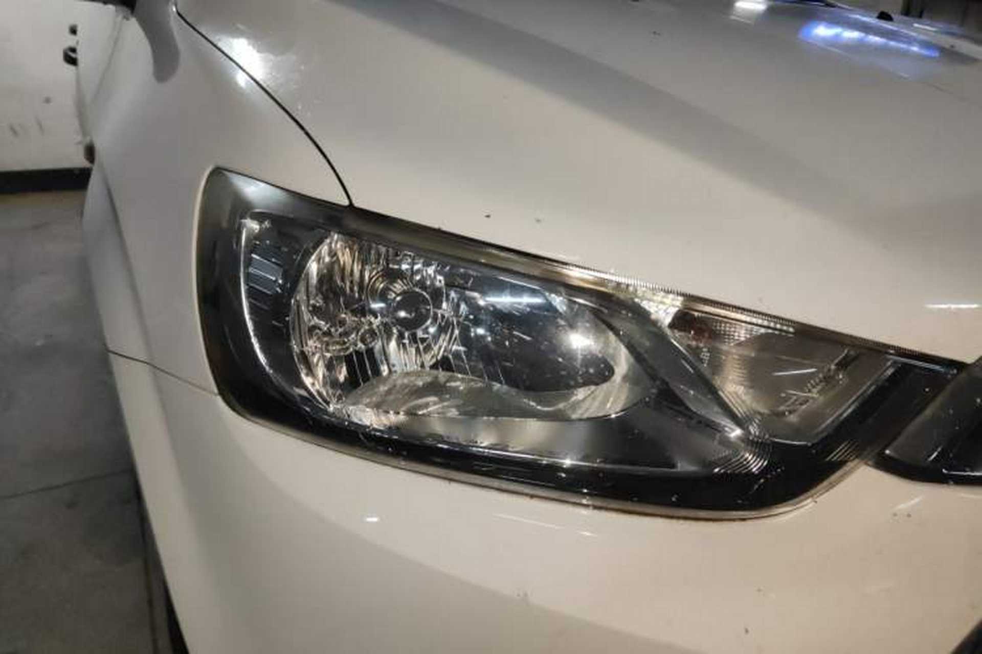 Used Chevrolet Aveo Sonic 2014 Sedan 1.4 SL MT Comfort Edition Right Front Headlight